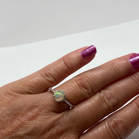 10K Yellow Gold Natural Opal and 0.12ct twt Diamond Halo Ring Size 7 NEW - Picture 3 of 14